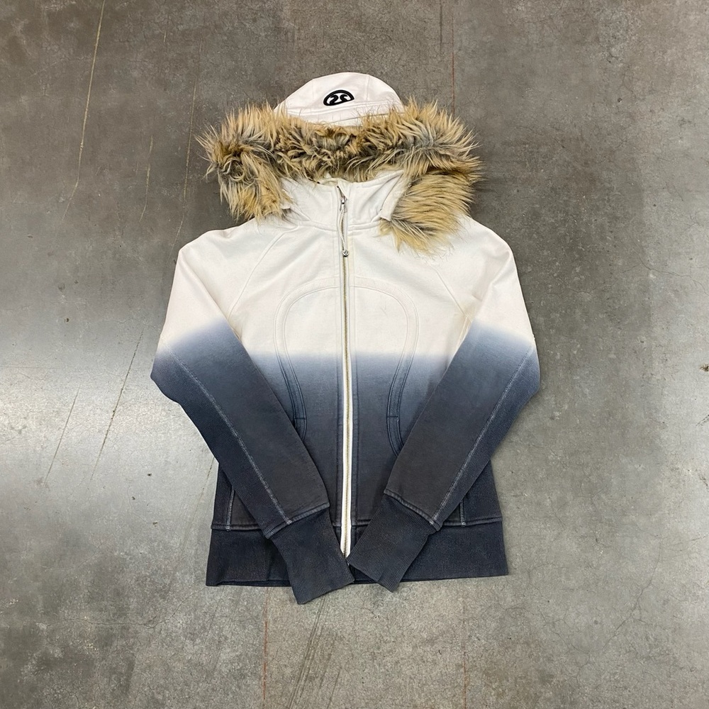 Lululemon Special Edition Ombre Zip Hoodie Fur‎ Hood Womens Size 8